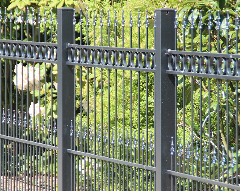 Gartenzaun kaufen aus Metall direkt beim Metallzaun Hersteller (e.g