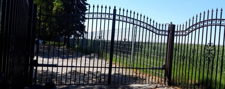 Fluegeltor Moosburg mit Antriebe 1